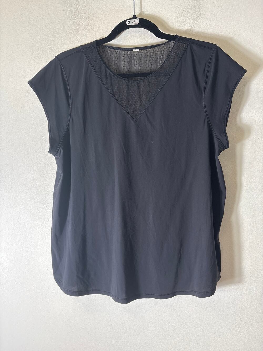 Lululemon Black Cap Sleeve Mesh Detail Athletic Top Sz 8